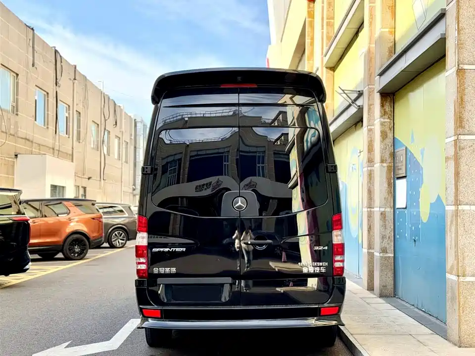 Mercedes-Benz Sprinter Mercedes-Benz Sprinter