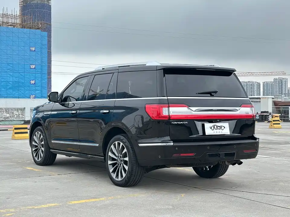 Lincoln Navigator