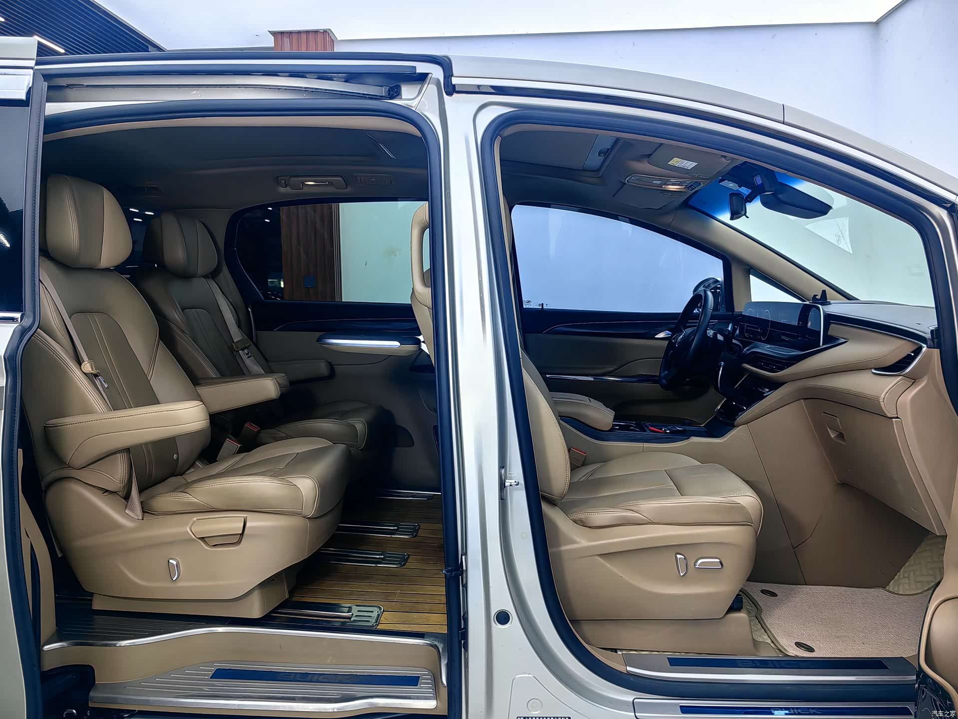 Buick GL8, 2021 13