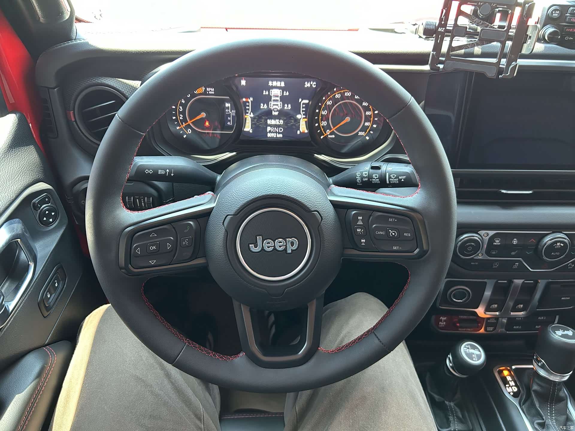 Jeep Wrangler, 2025 10
