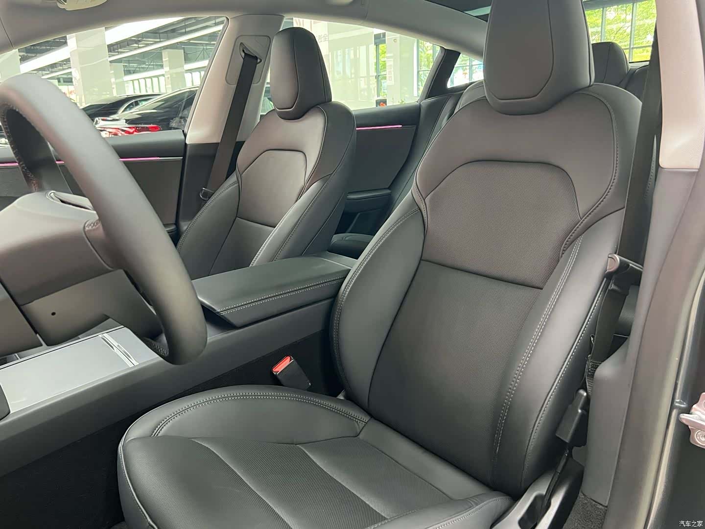 Tesla Model 3, 2025 9