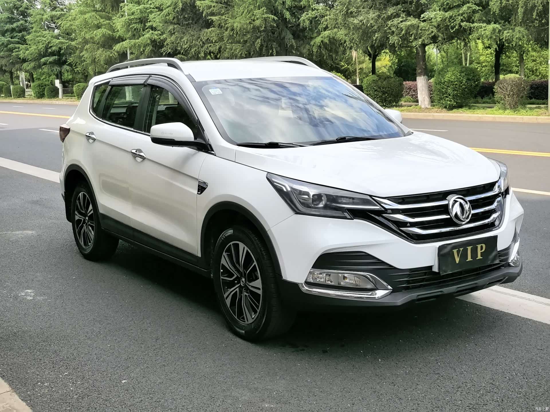 DongFeng AX7, 2018 3