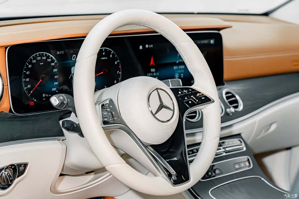 Mercedes-Benz E-Class, 2023 9