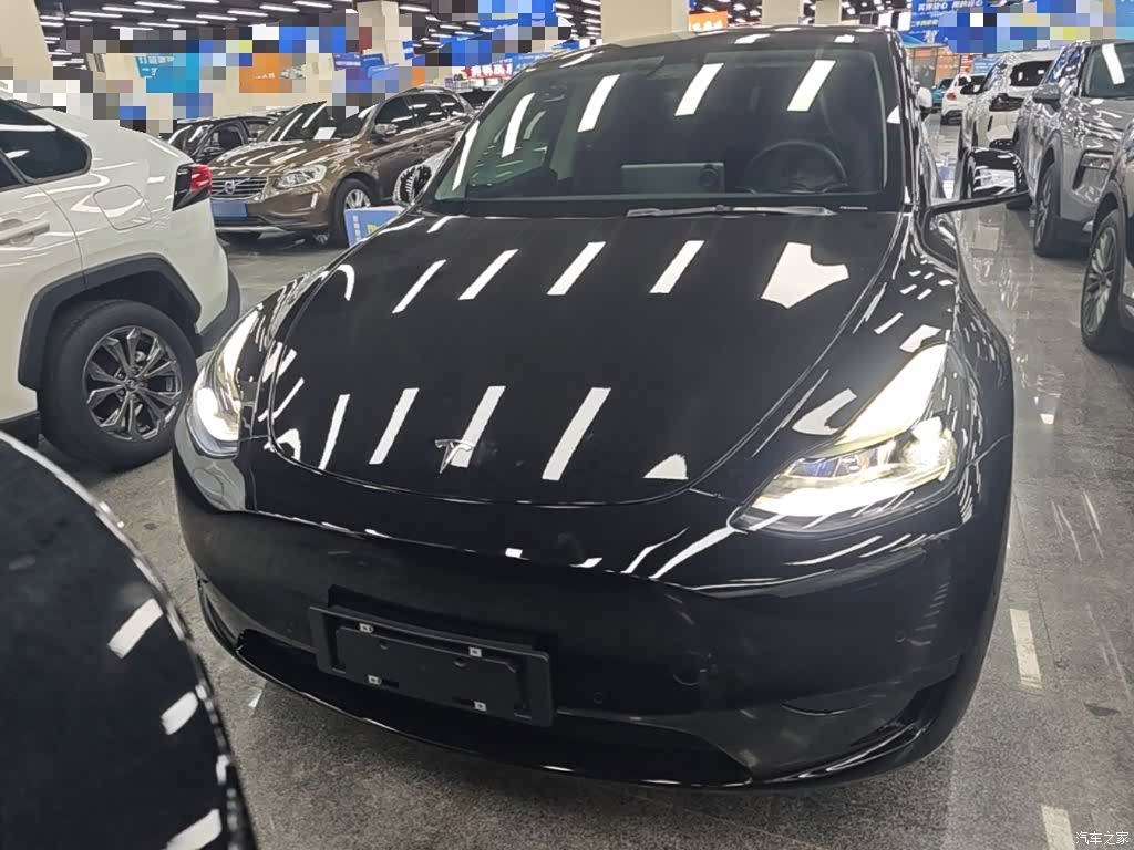 Tesla Model Y, 2022 3
