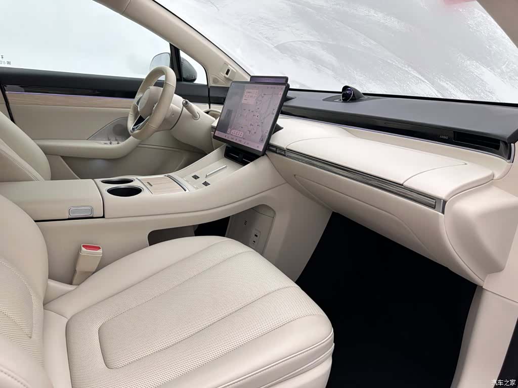 Luxeed R7, 2025 14