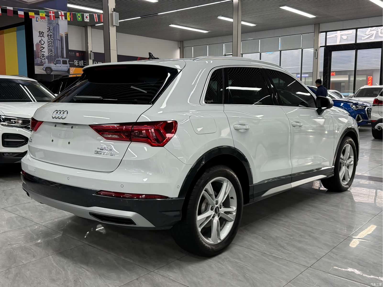 Audi Q3, 2022 10