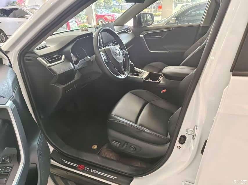 Toyota Wildlander, 2022 все фото