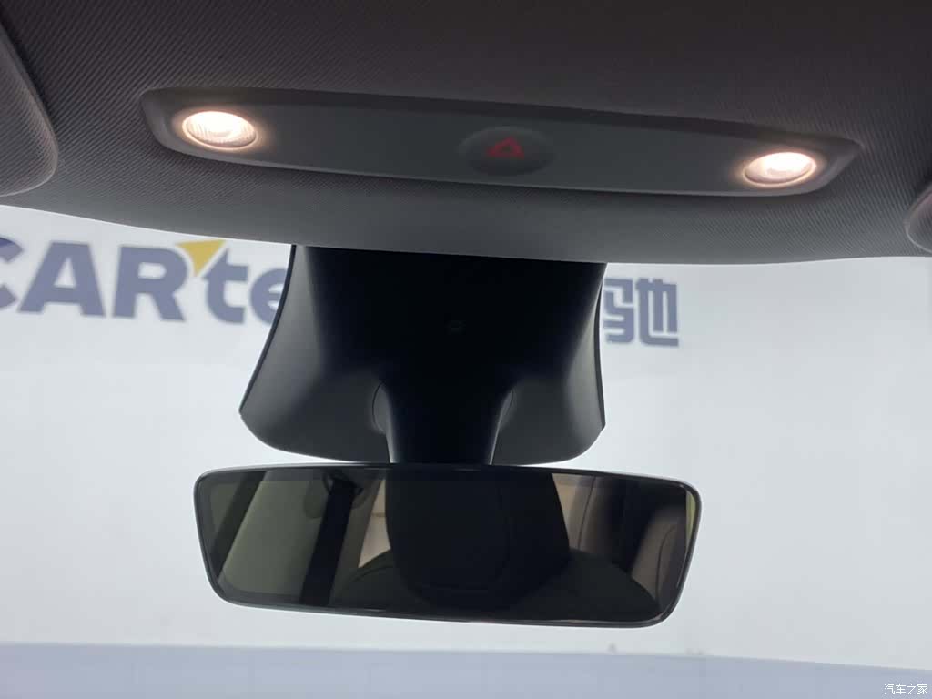 Tesla Model Y, 2025 27