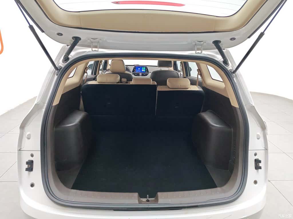 Wuling 310W, 2019 16