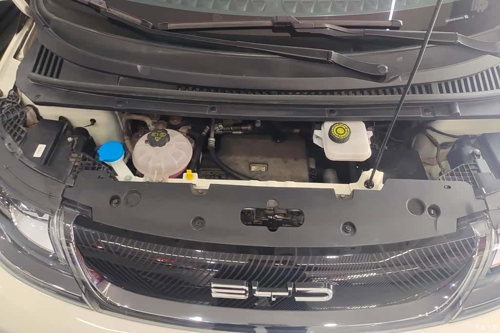 BYD Dolphin, 2023 10