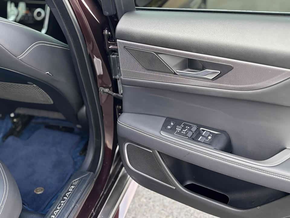 Jaguar XEL Jaguar XEL