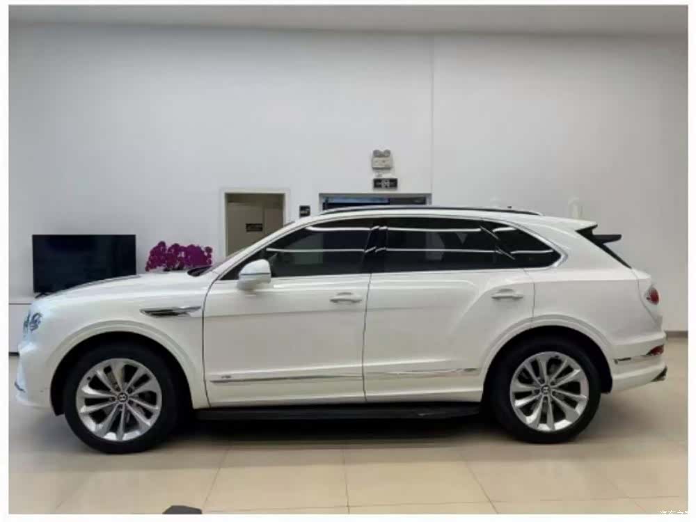 Bentley Bentayga, 2020 10