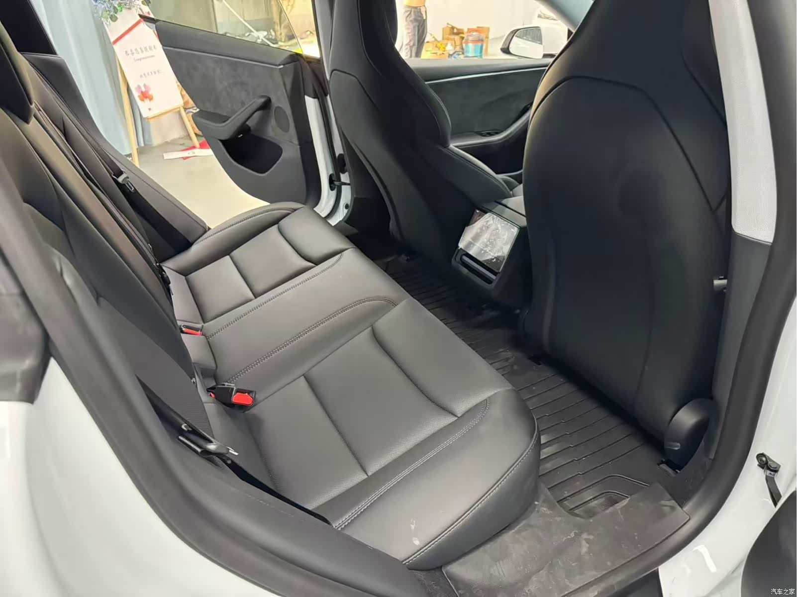 Tesla Model 3, 2025 6