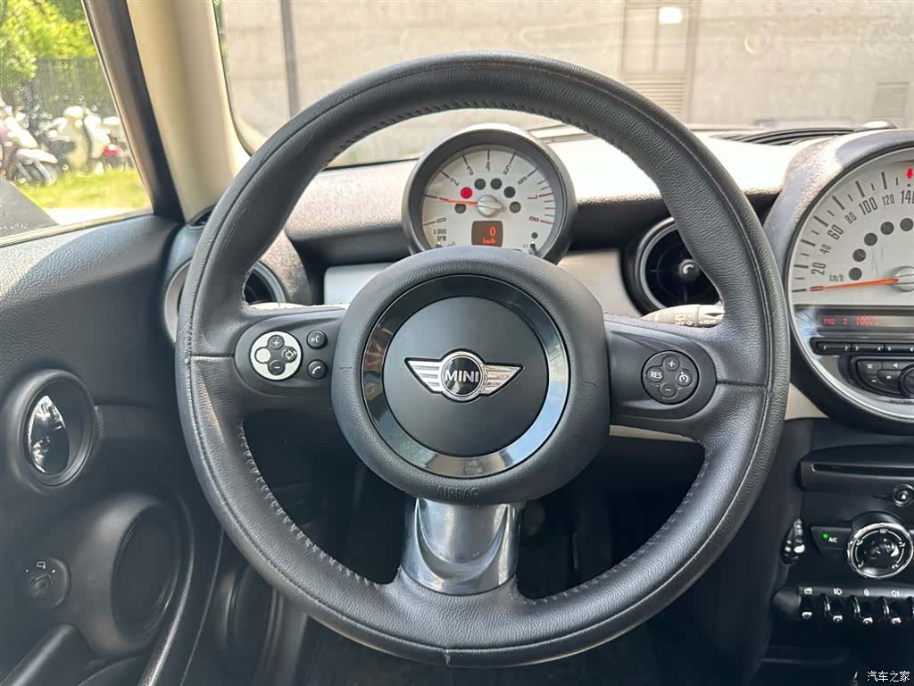 Mini Cooper, 2012 9