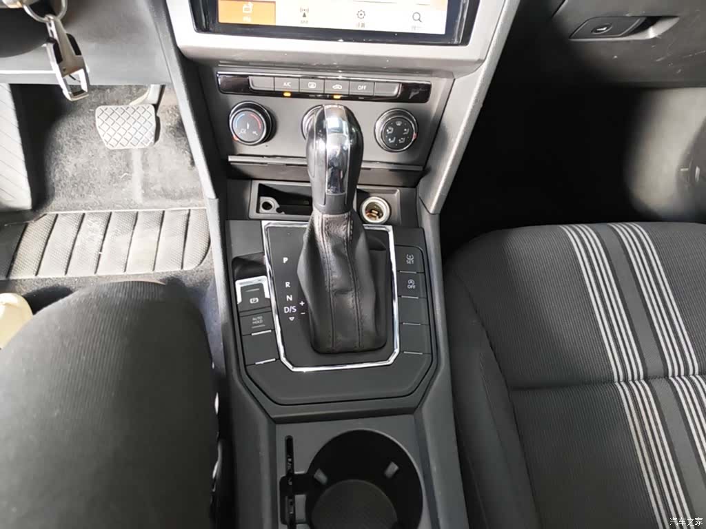 Volkswagen Lamando, 2017 14