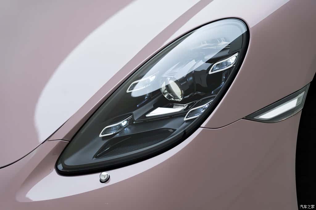 Porsche Boxster, 2022 все фото
