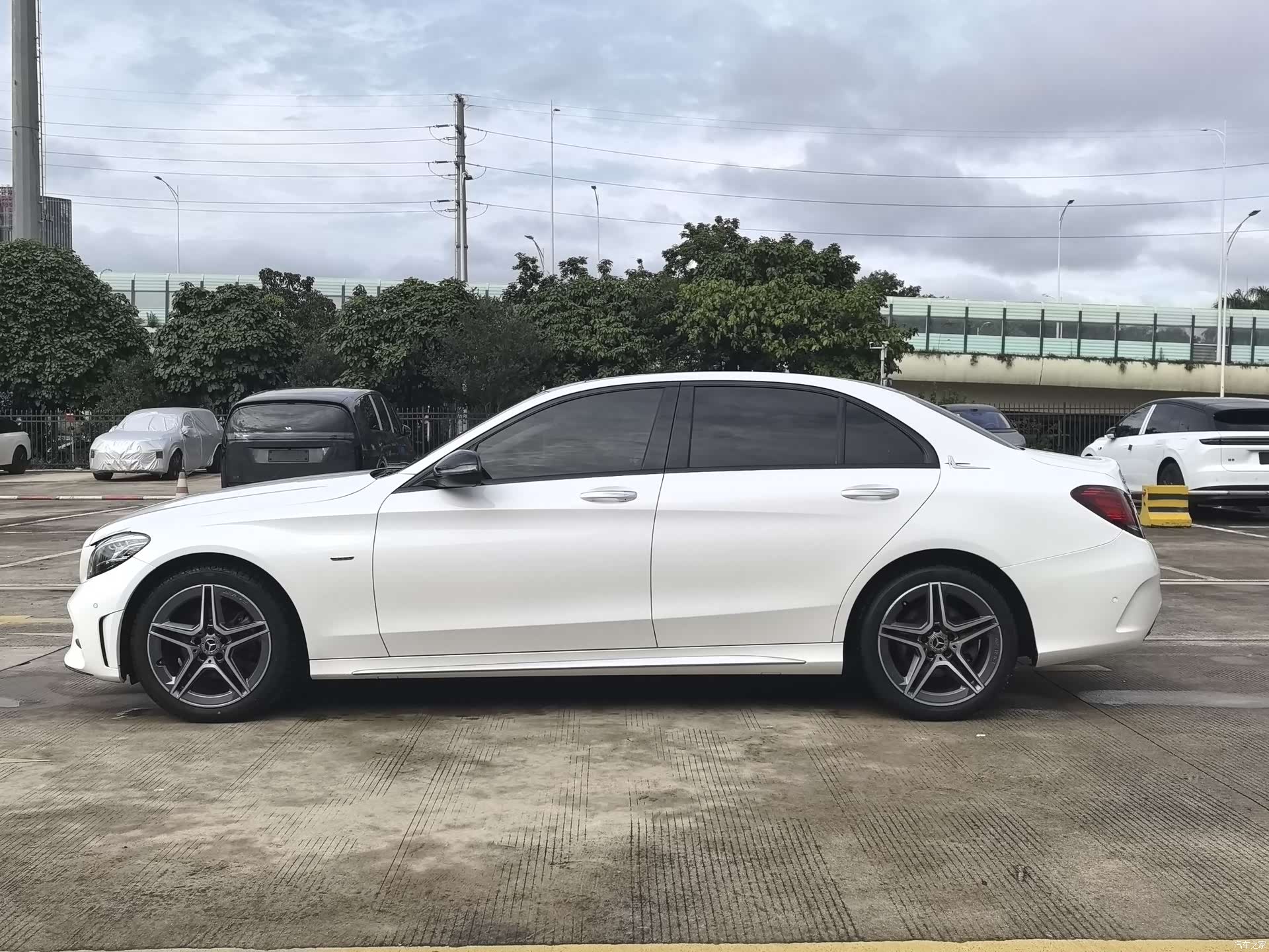 Mercedes-Benz C-Class, 2021 3