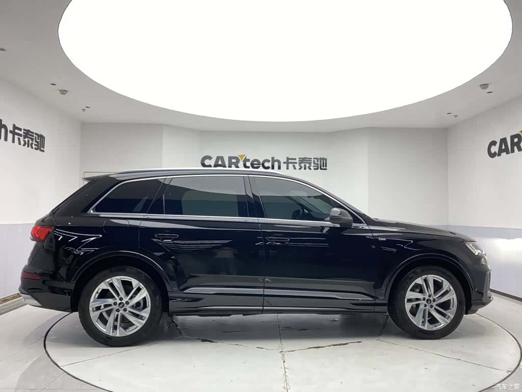 Audi Q7, 2023 4