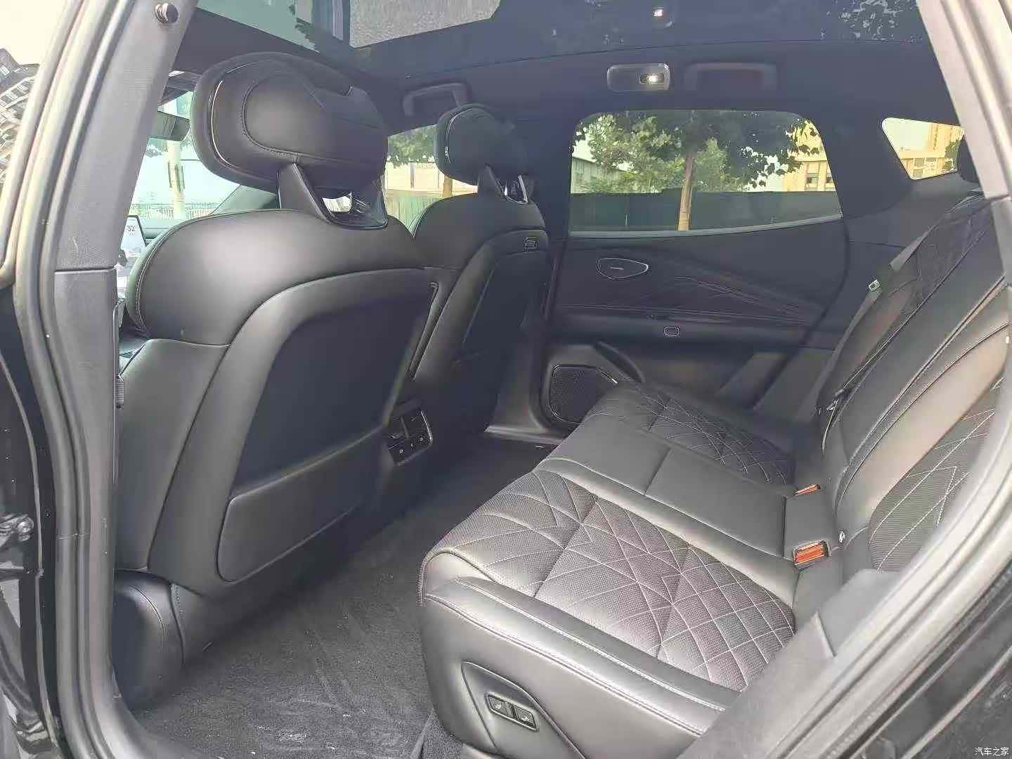 Lynk & Co 02, 2025 все фото