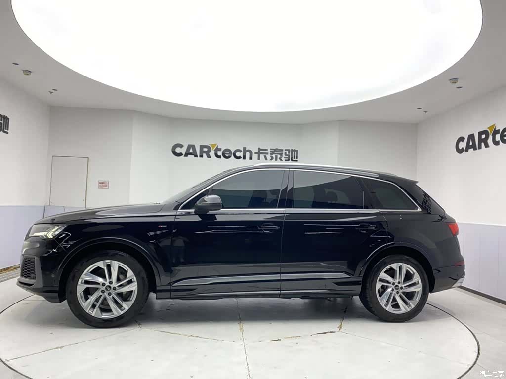 Audi Q7, 2023 8