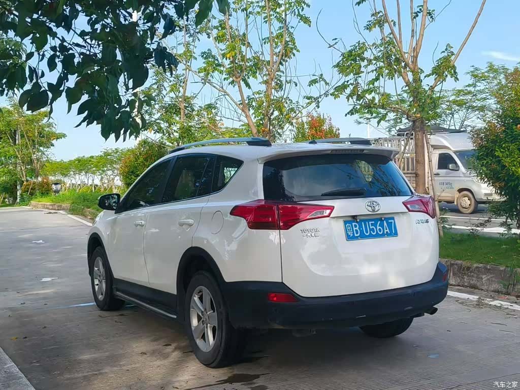 Toyota RAV4, 2014 7