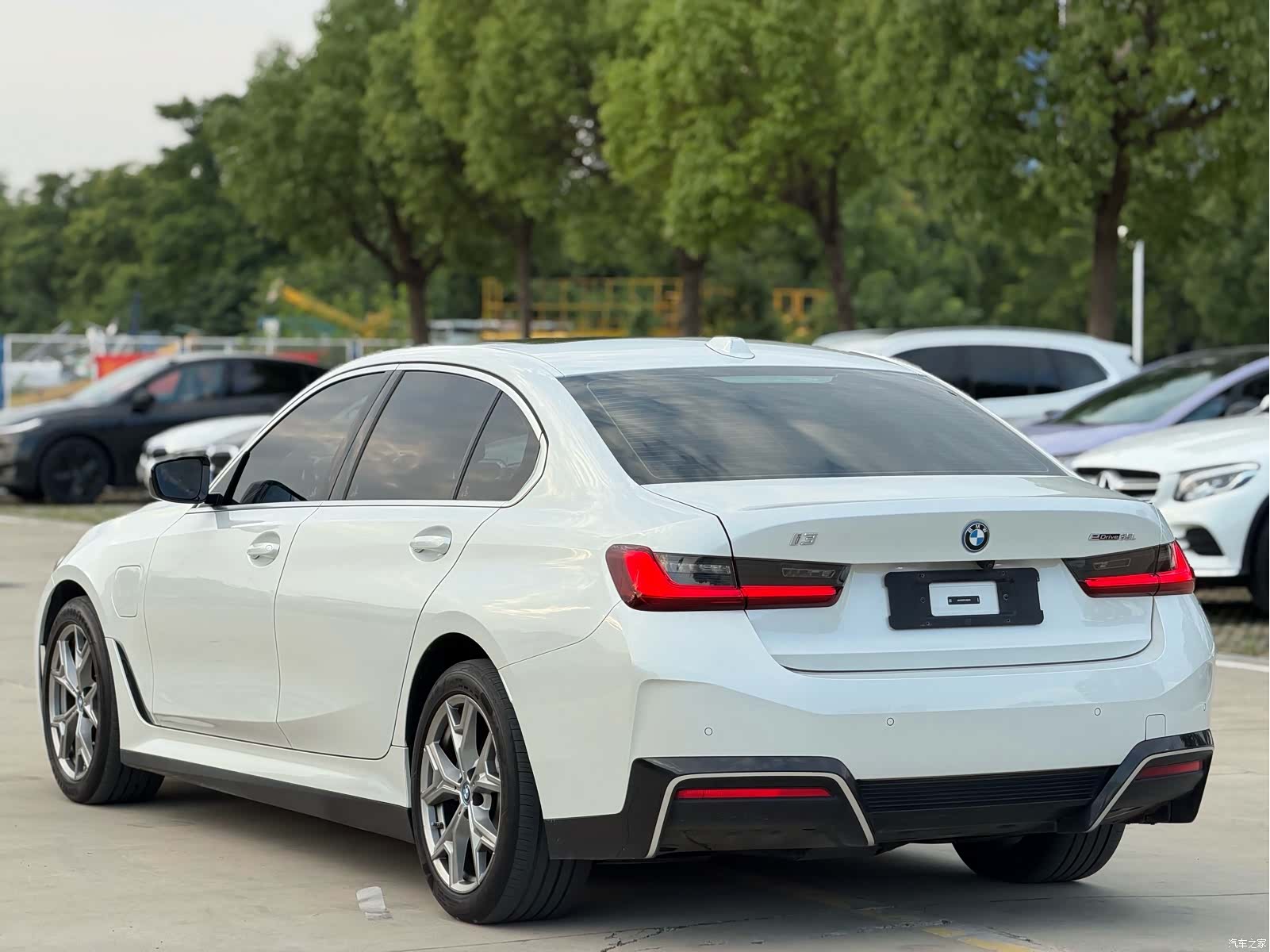 BMW i3, 2024 все фото
