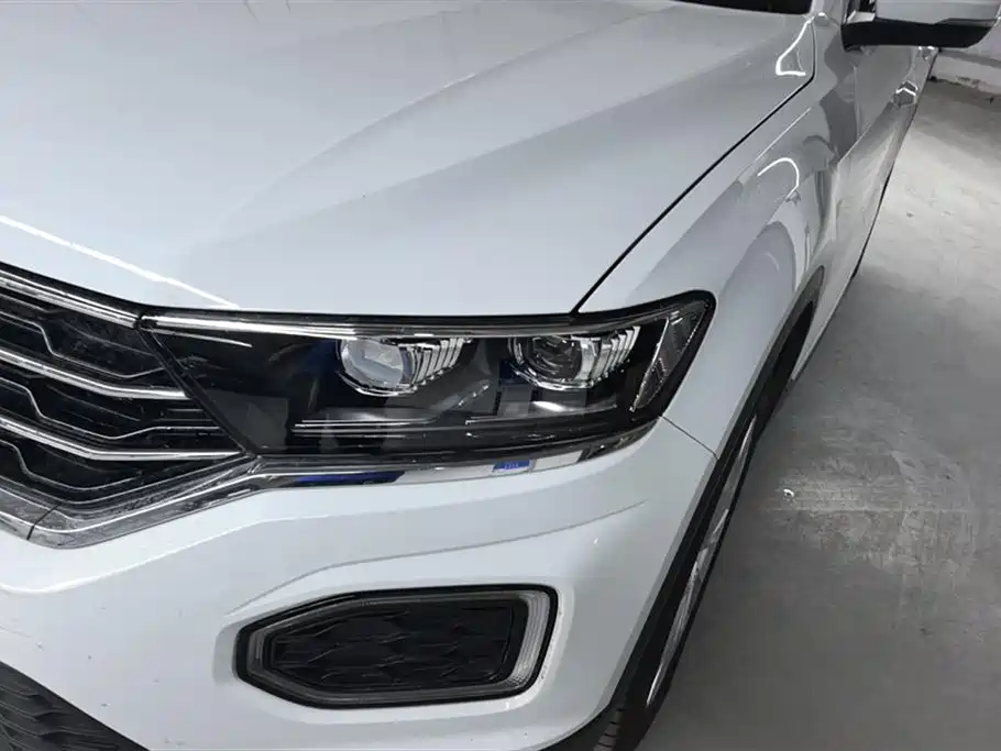 Volkswagen T-ROC exploring Songs