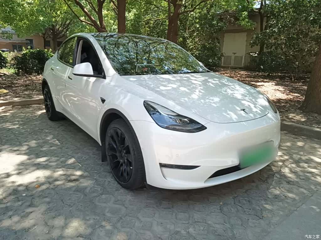 Tesla Model Y, 2022 4