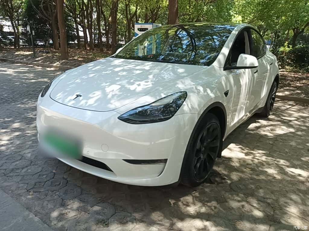 Tesla Model Y, 2022 2