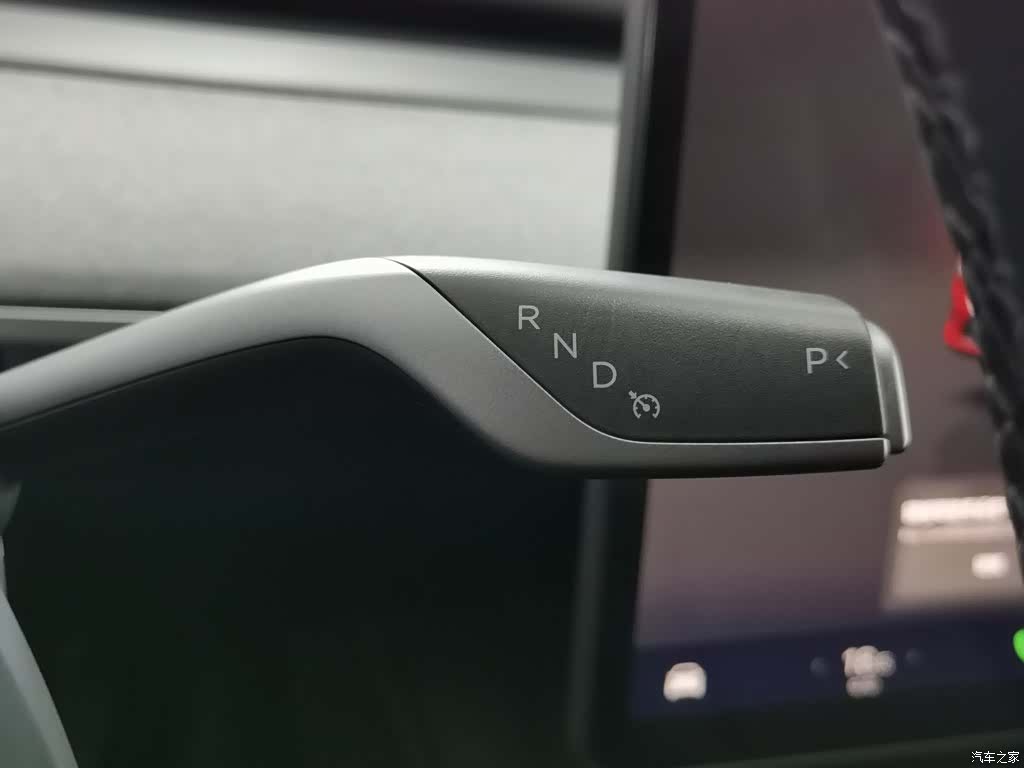 Tesla Model Y, 2025 13