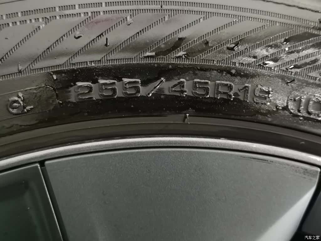 Tesla Model Y, 2025 24