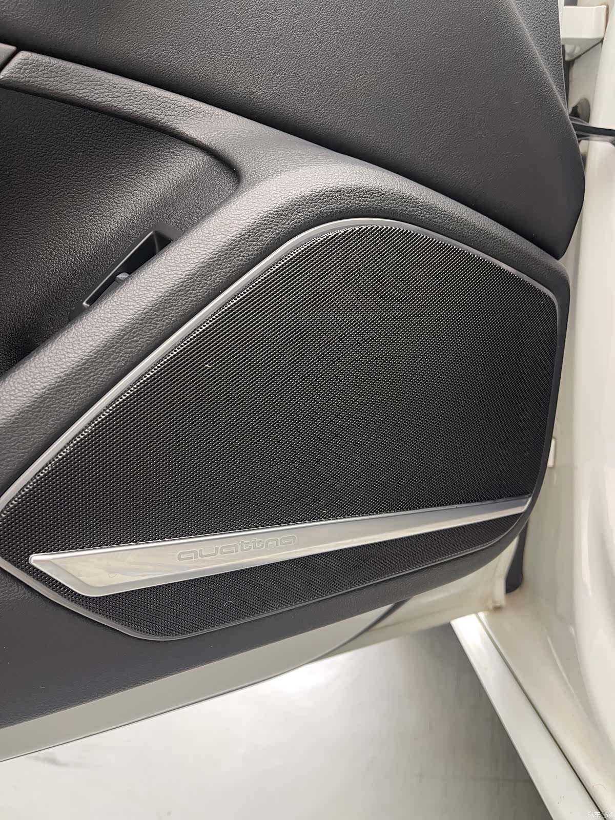Audi A4L, 2019 21