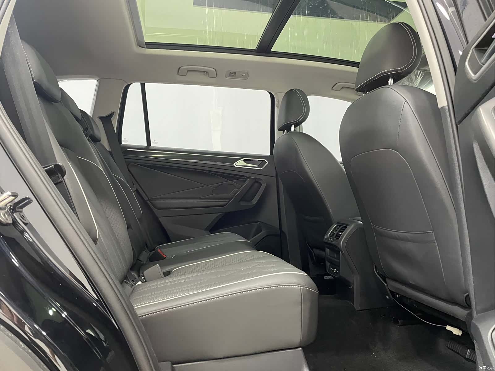 Volkswagen Tiguan L, 2023 12
