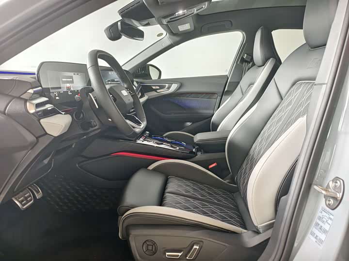 Audi A5L 2026 2.0T yun dong ban Plus