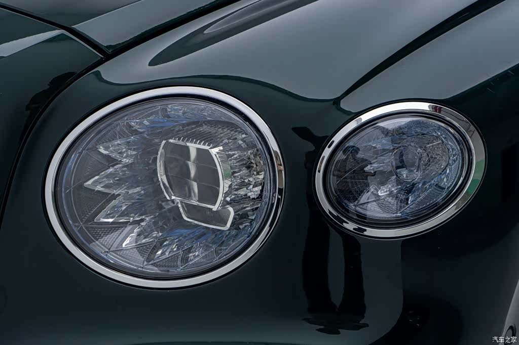 Bentley Flying Spur, 2023 12