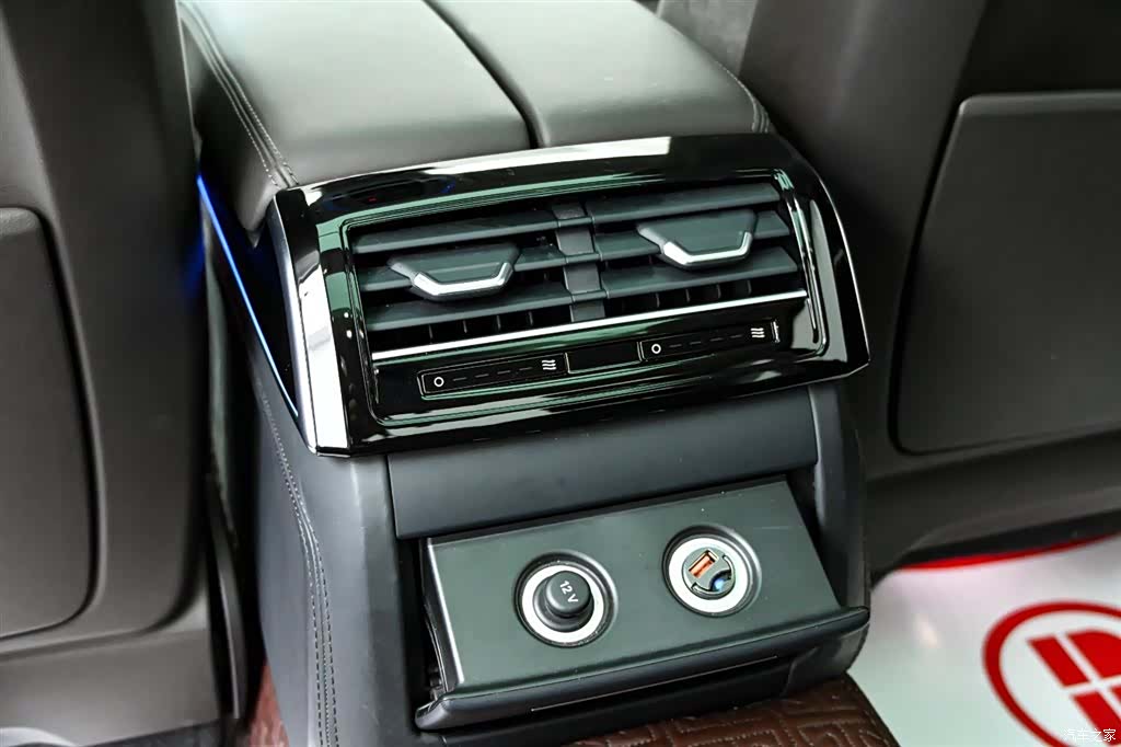 Audi A8L, 2022 36