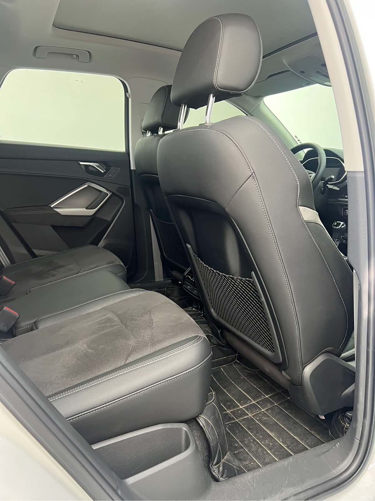 Audi Q3, 2023 10