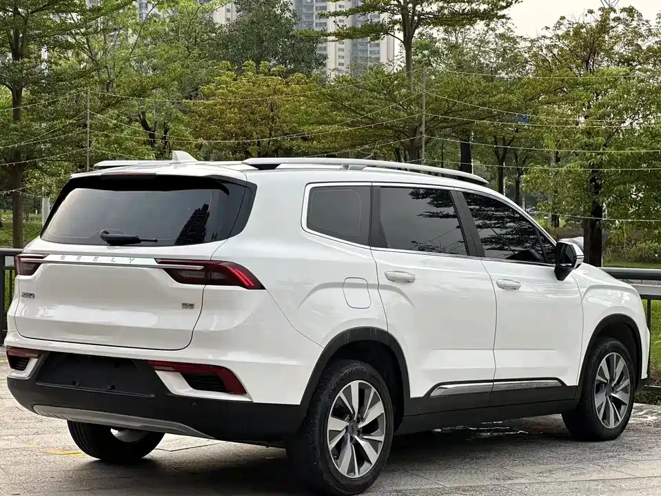 Geely Okavango