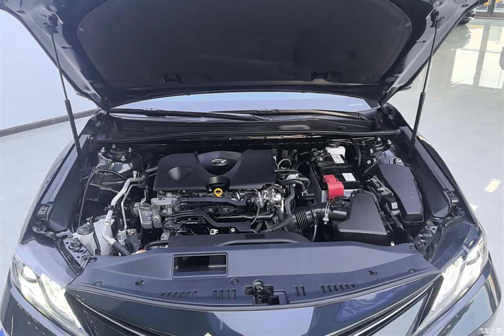 Toyota Camry, 2022 10