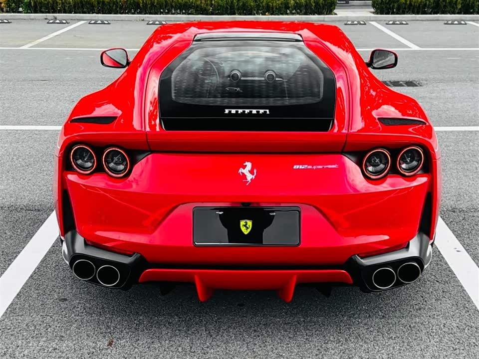 Ferrari 812