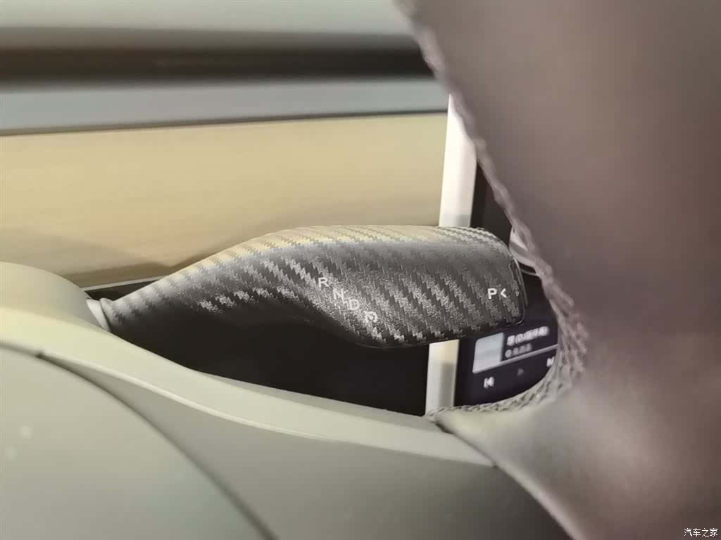 Tesla Model Y, 2023 14