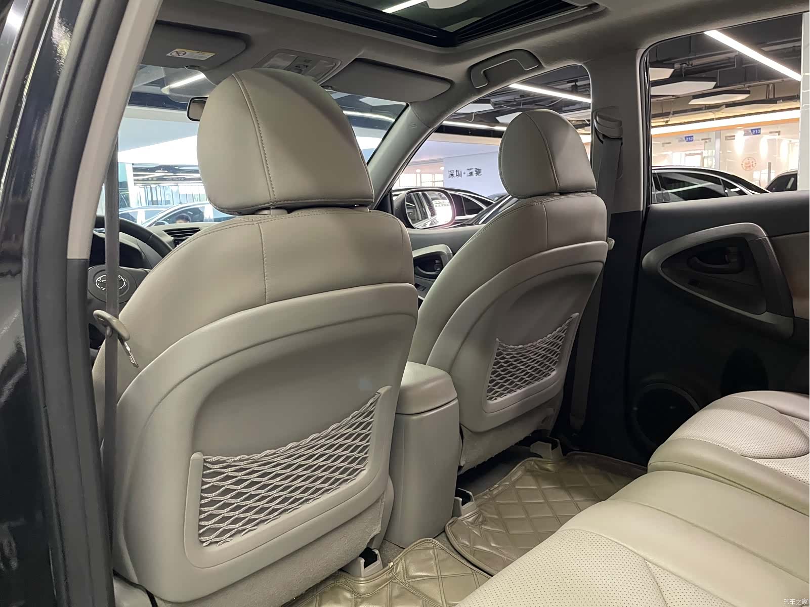 Toyota RAV4, 2011 35