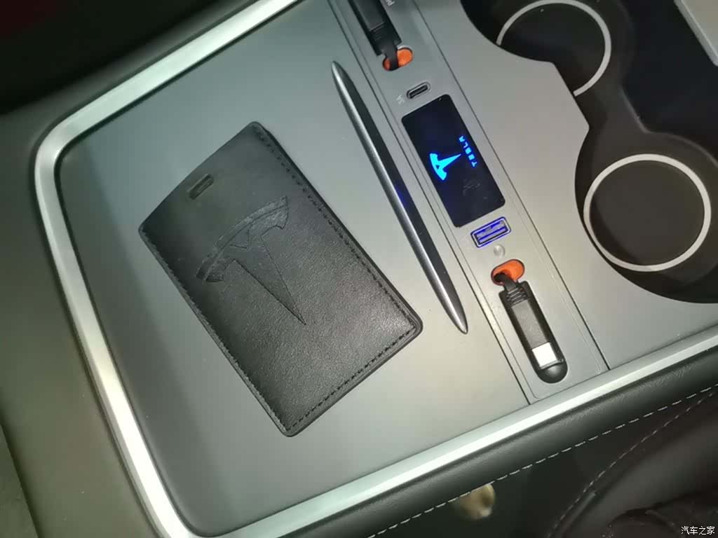 Tesla Model Y, 2023 9