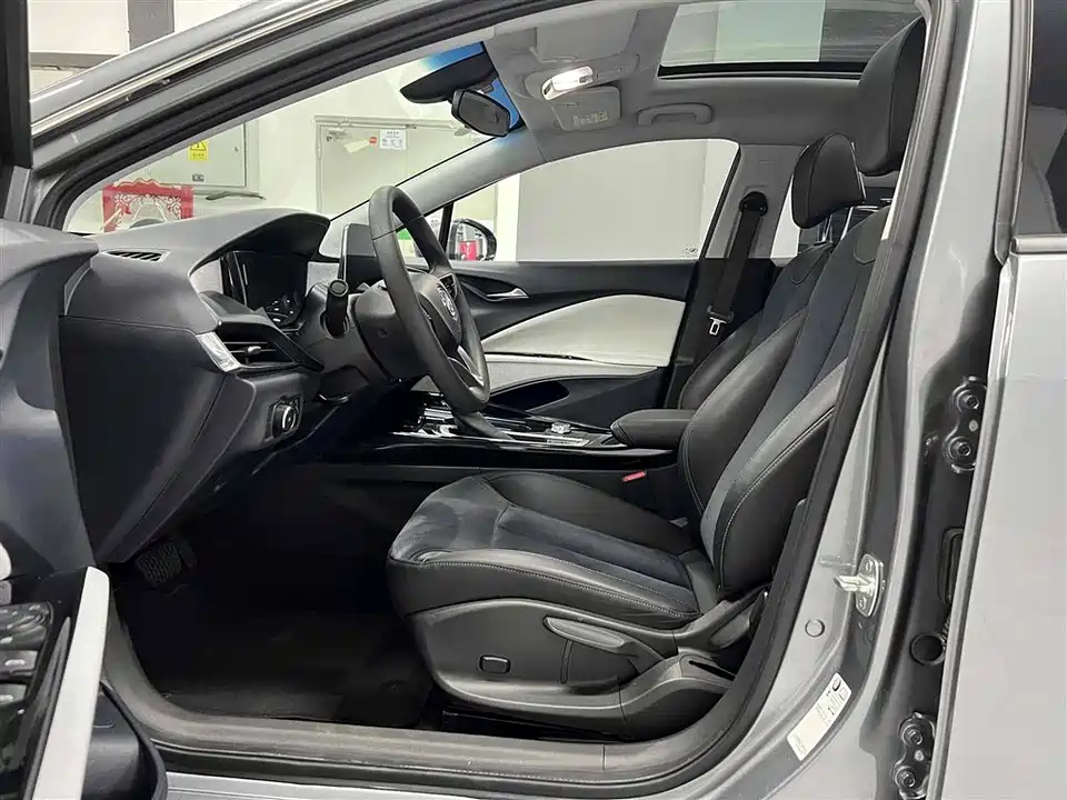 Buick Slightly blue 6