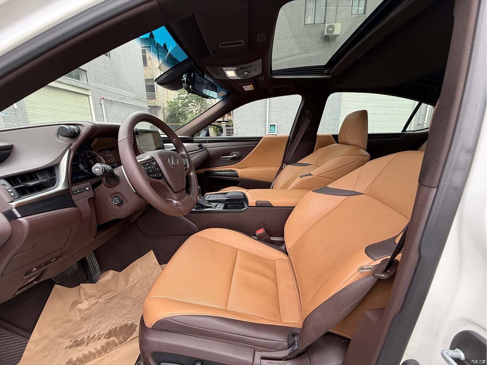 Lexus ES, 2020 4
