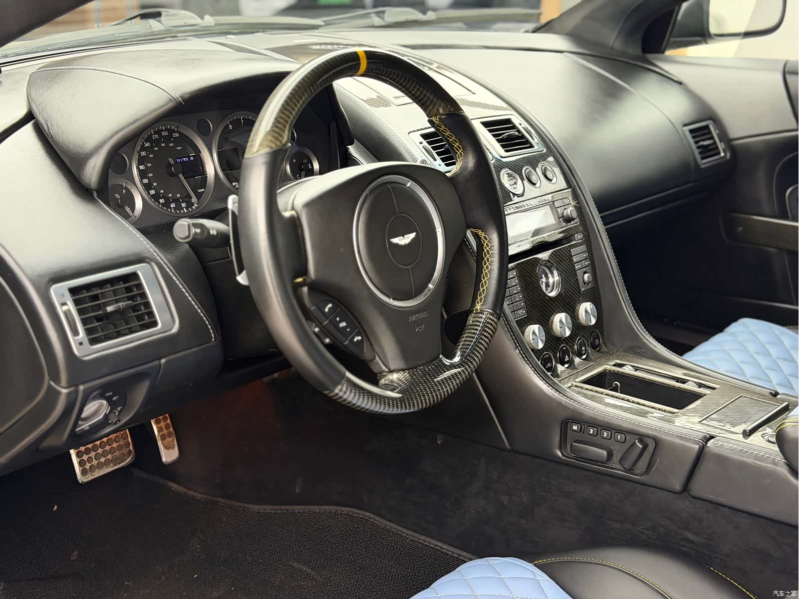 Aston Martin DB9, 2011 17