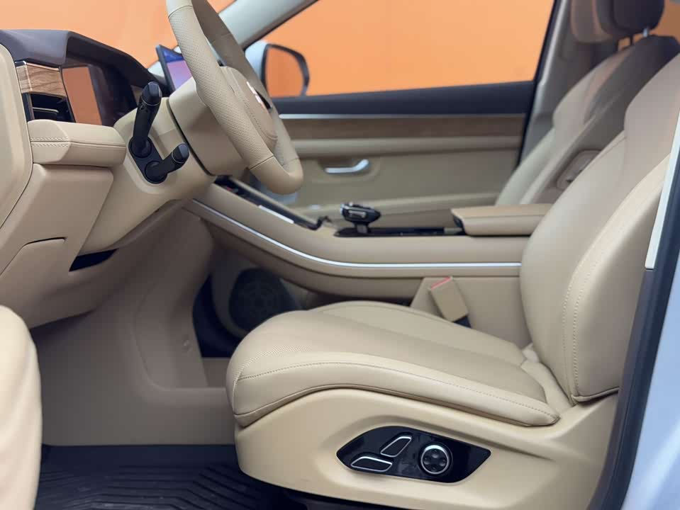 AITO Ask the world M7