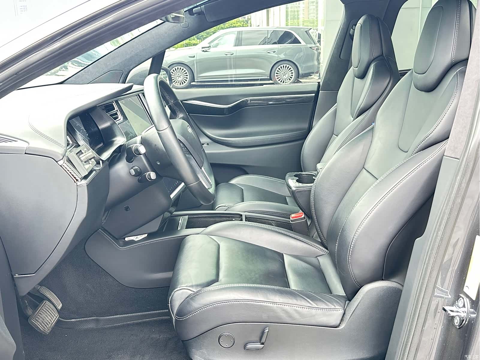 Tesla Model X, 2018 все фото