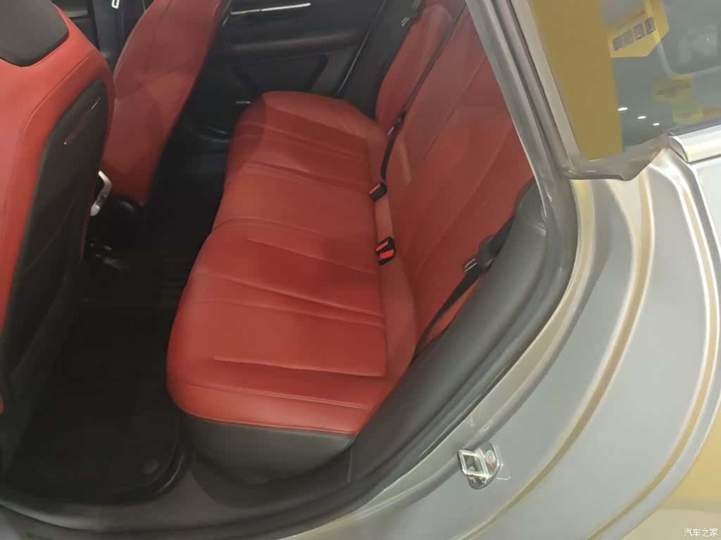 Xpeng P7, 2022 17
