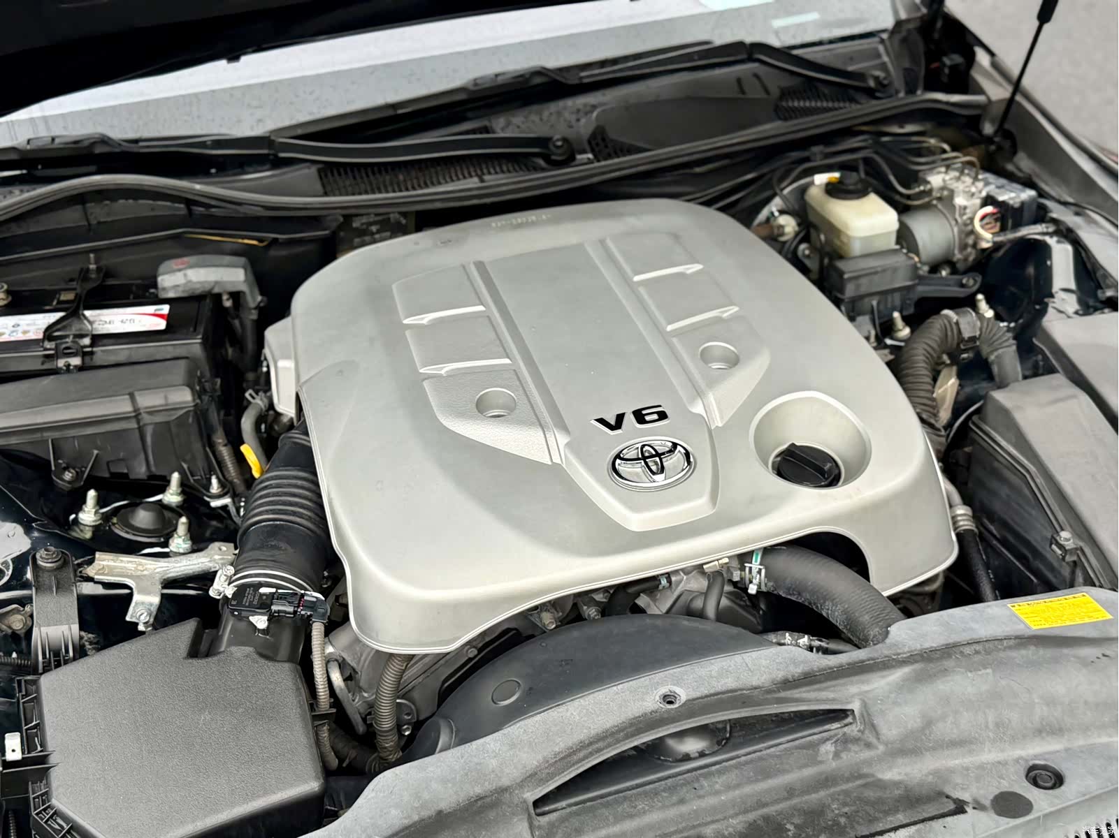 Toyota 2.5V, 2012 19